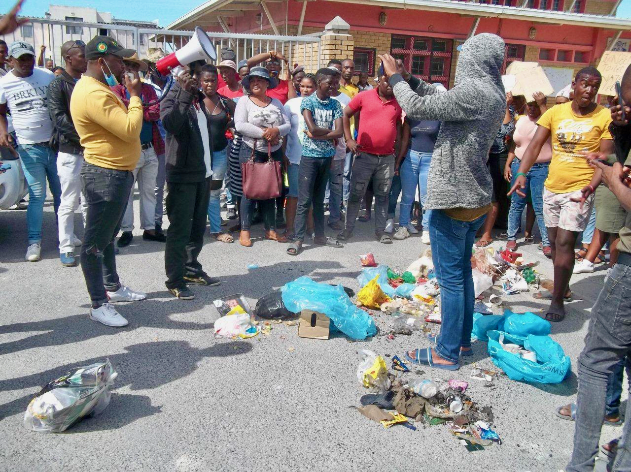 Railway Line Shack Dwellers Trash Ward Councillor GroundUp